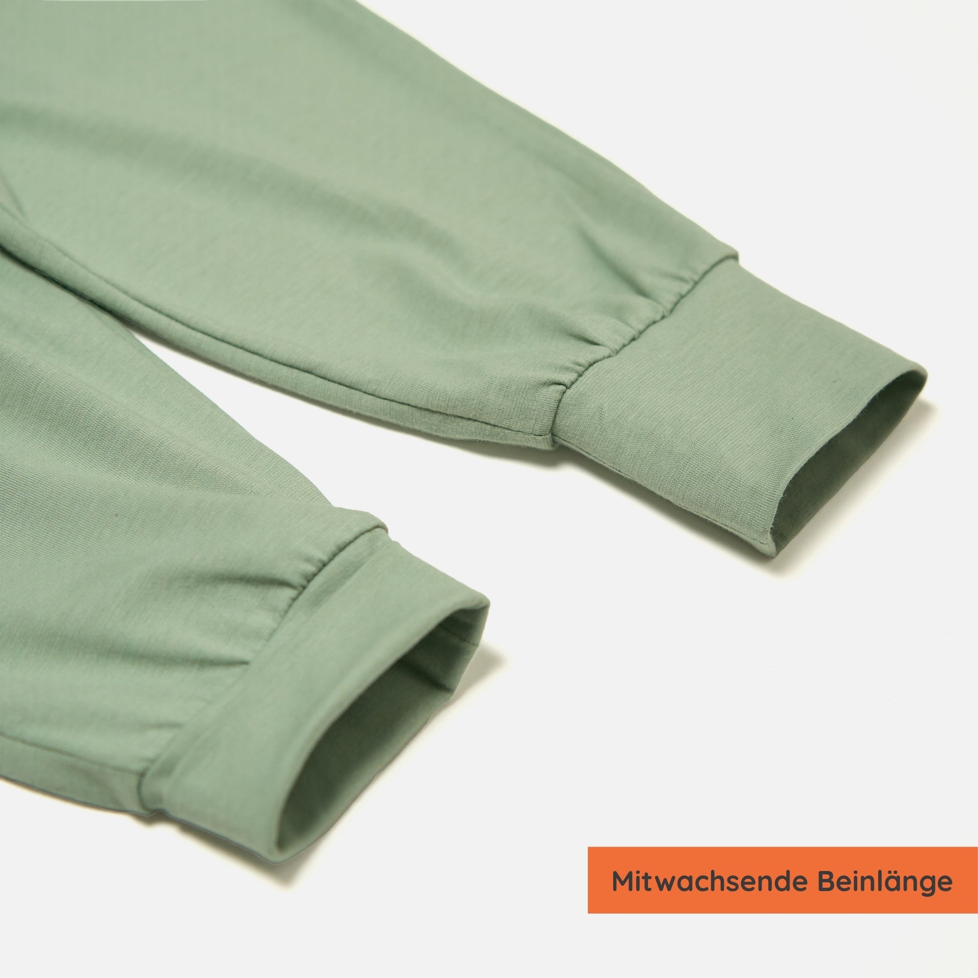 Detailansicht mitwachsende Hosenbeine: Hose mit UPF50+ als UV-Schutz Kleidung für Kinder.